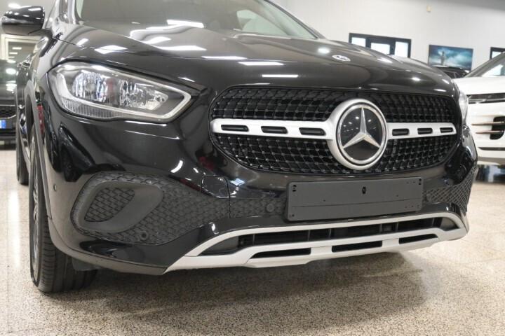 MERCEDES GLA 180D AUTOMATIC BUSINESS SOLUTION 115 CV