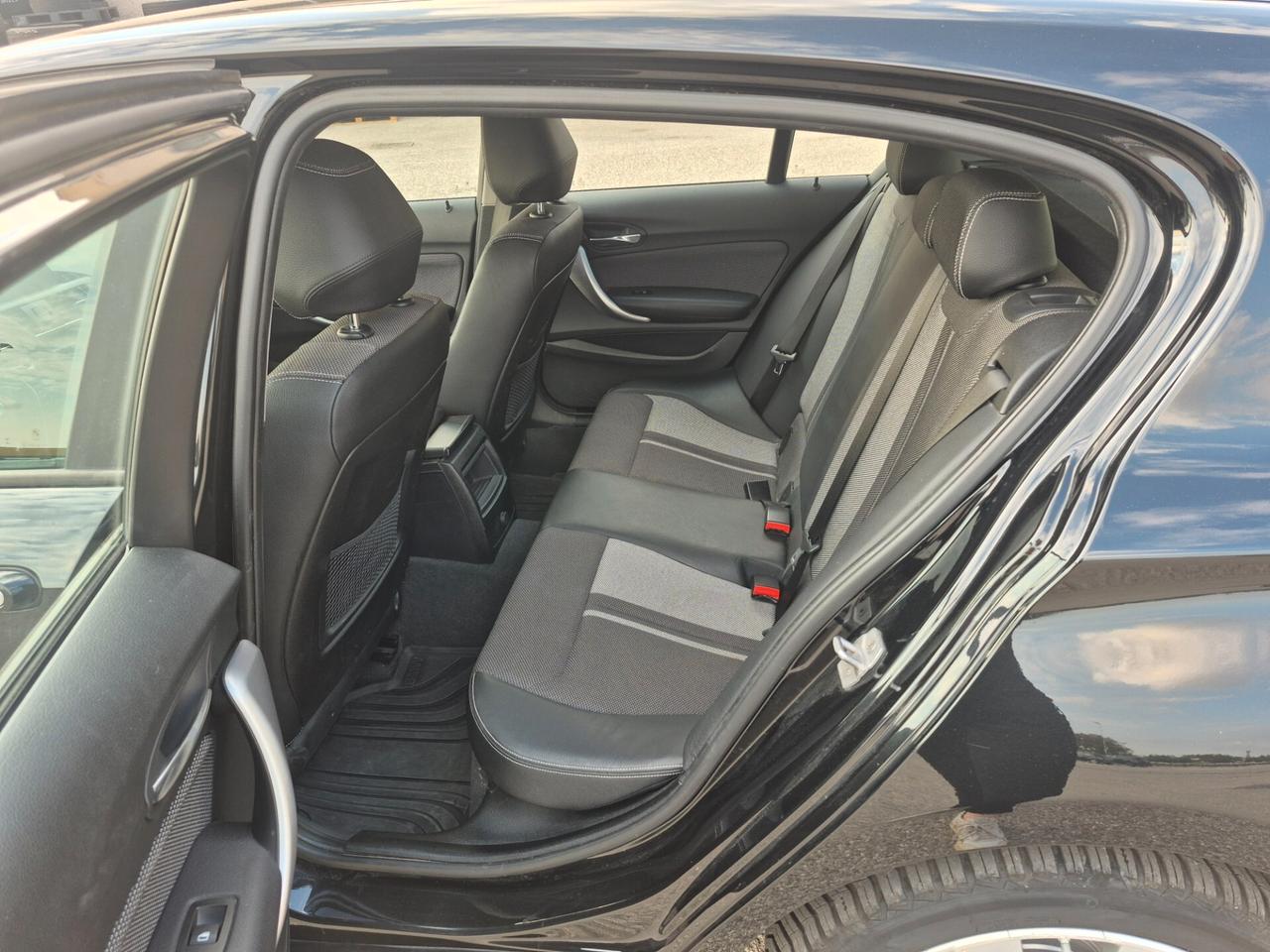 Bmw 116 116d 5p. Efficient Dynamics Urban