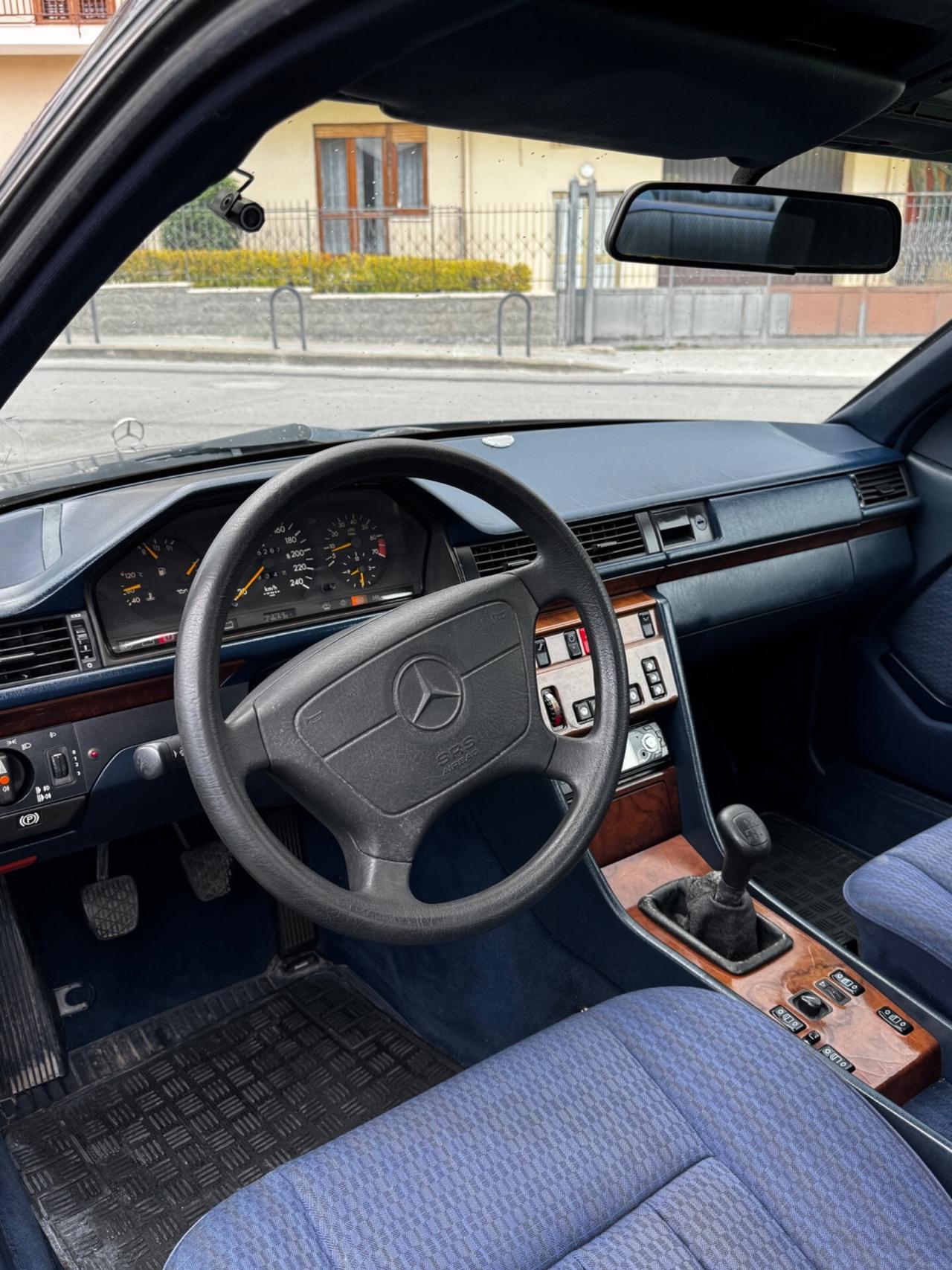 Mercedes-benz 200 CE-16 cat Esprit