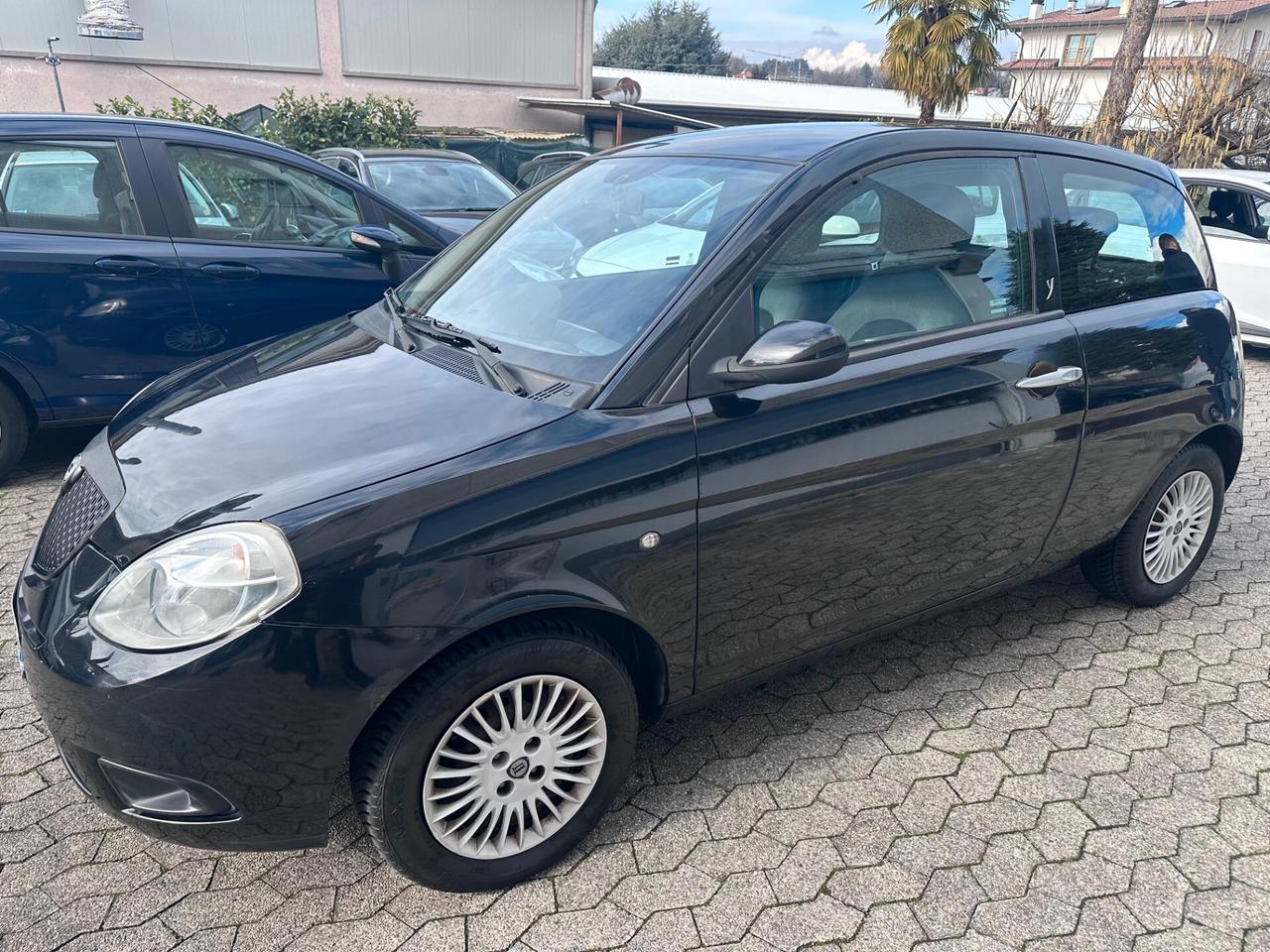Lancia Ypsilon 1.2 Argento