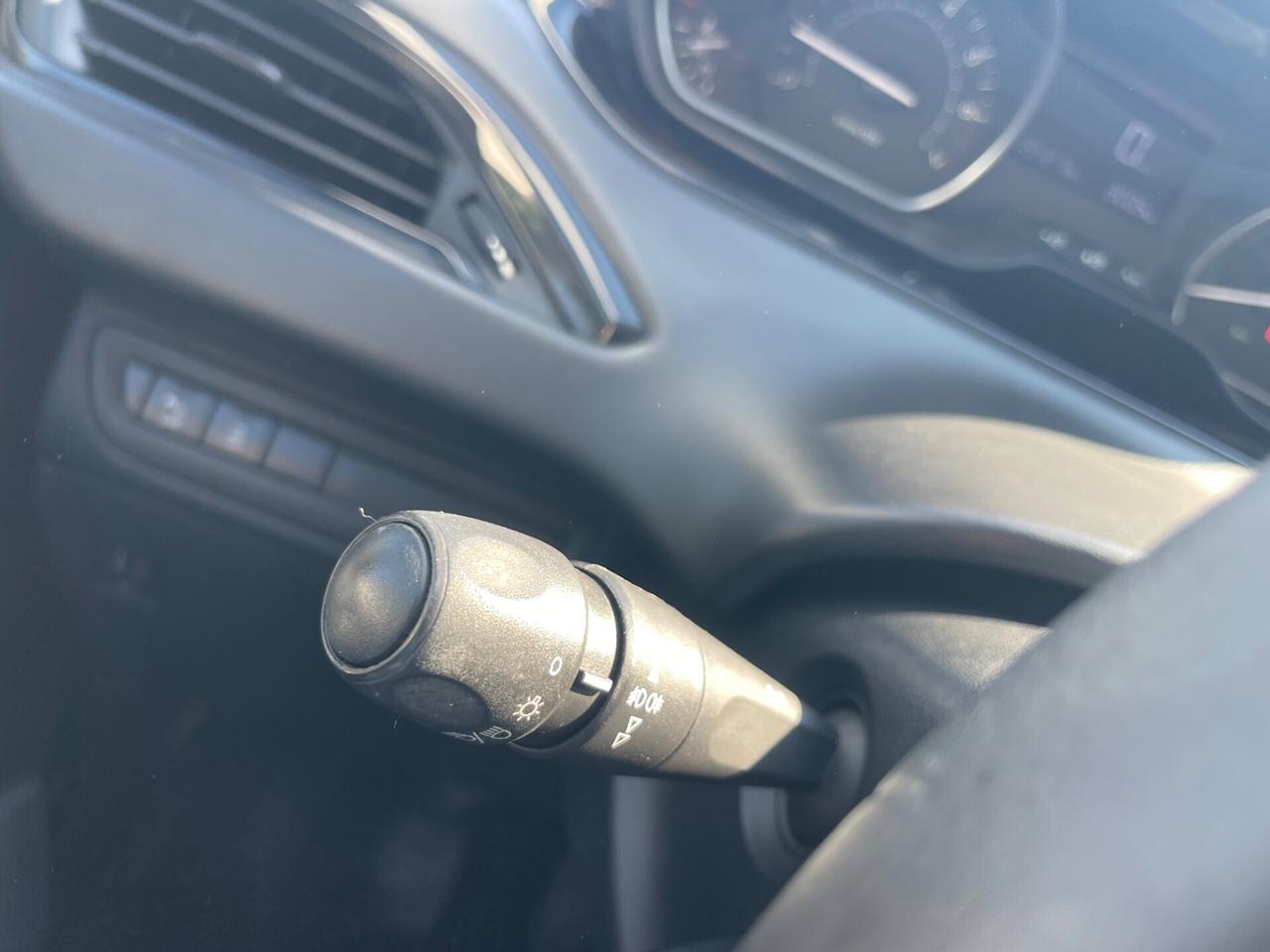 Peugeot 208 GPL “MOTORE SOSTITUITO 100.000KM”