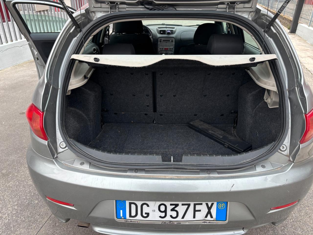 Alfa Romeo 147 1.6 16V TS (105) 5 porte Distinctive