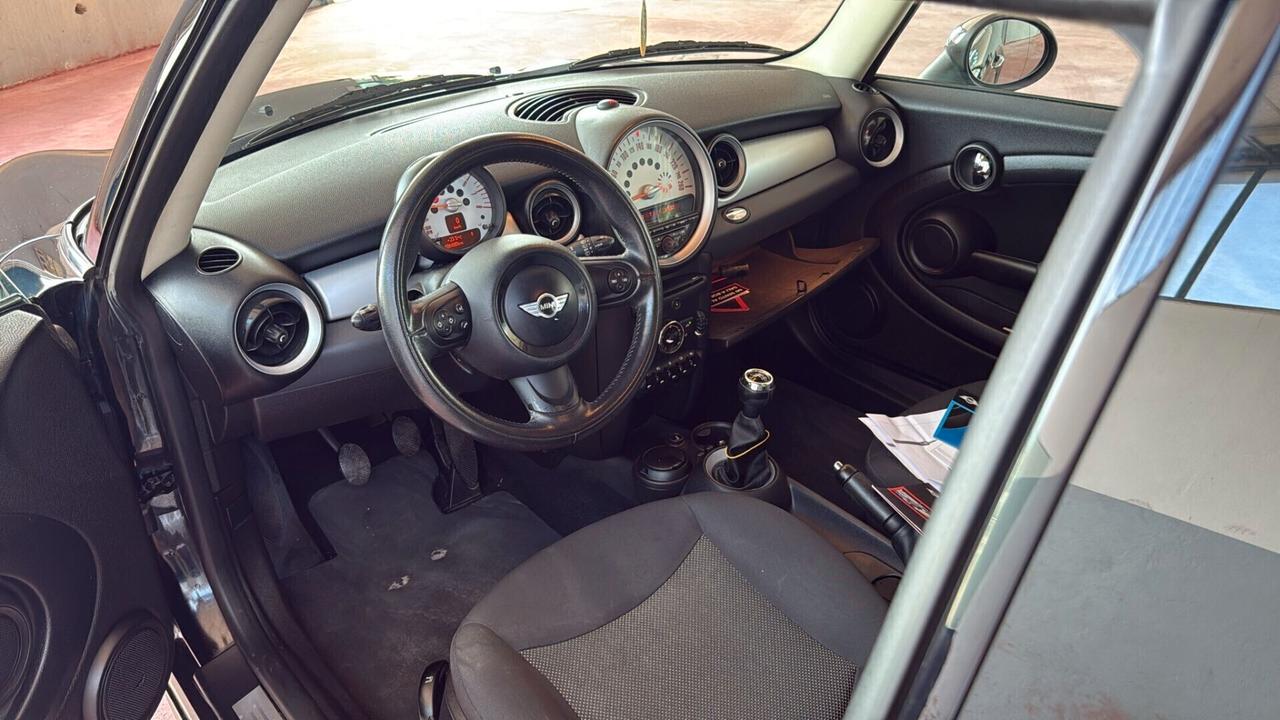 Mini 1.6 16V One (55kW)