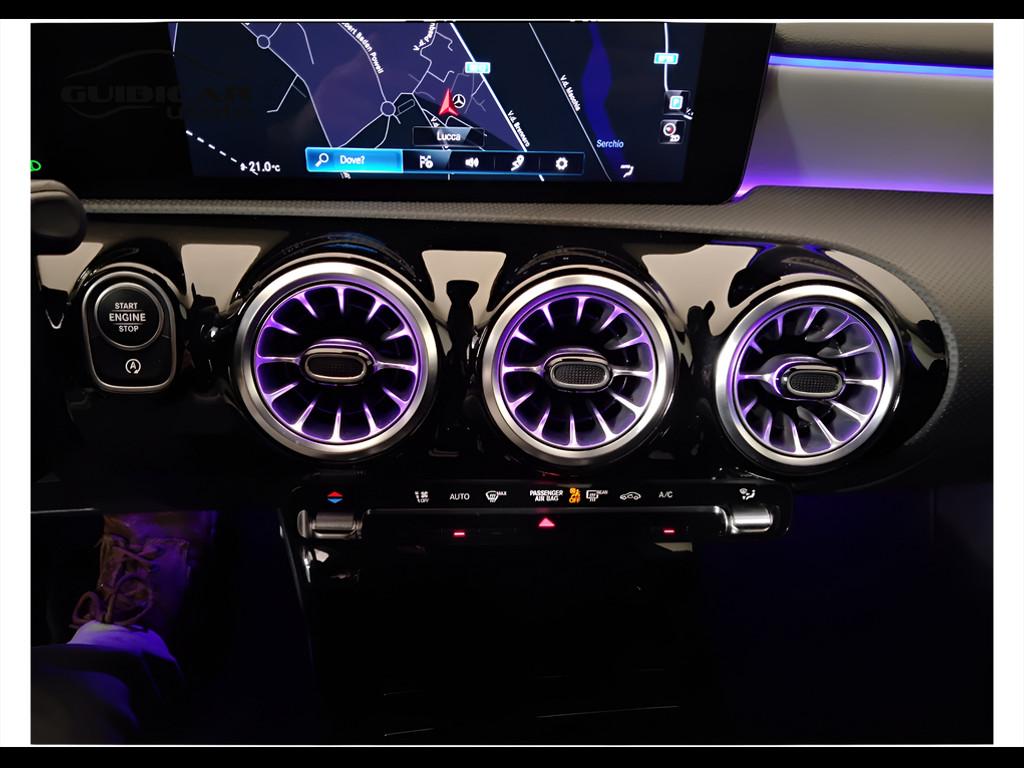 Mercedes-Benz Classe A - W177 2018 - A 200 d Premium Night edition auto