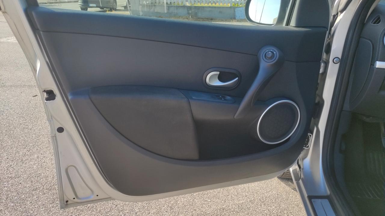 Renault Clio 1.2 16V 5 porte NEOPATENTATI - 2012