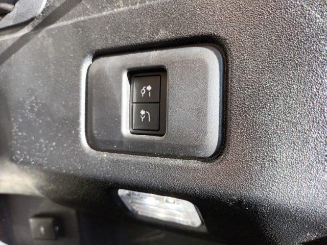 LAND ROVER Defender 110 3000D I6 250CV AWD AUTO X-DYNAMIC SE ITALIA