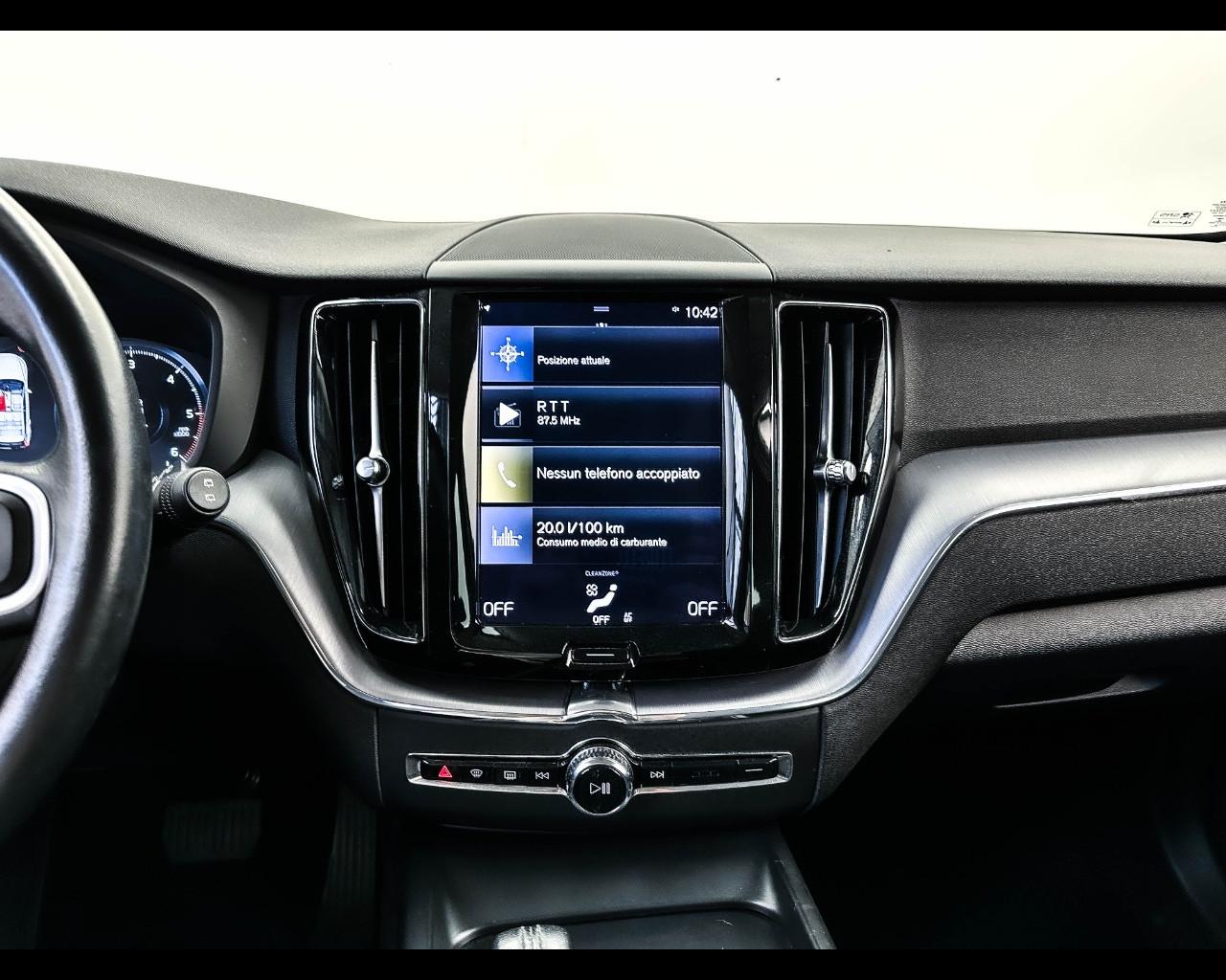 VOLVO XC60 B4 (d) AWD Geartronic Momentum Pro