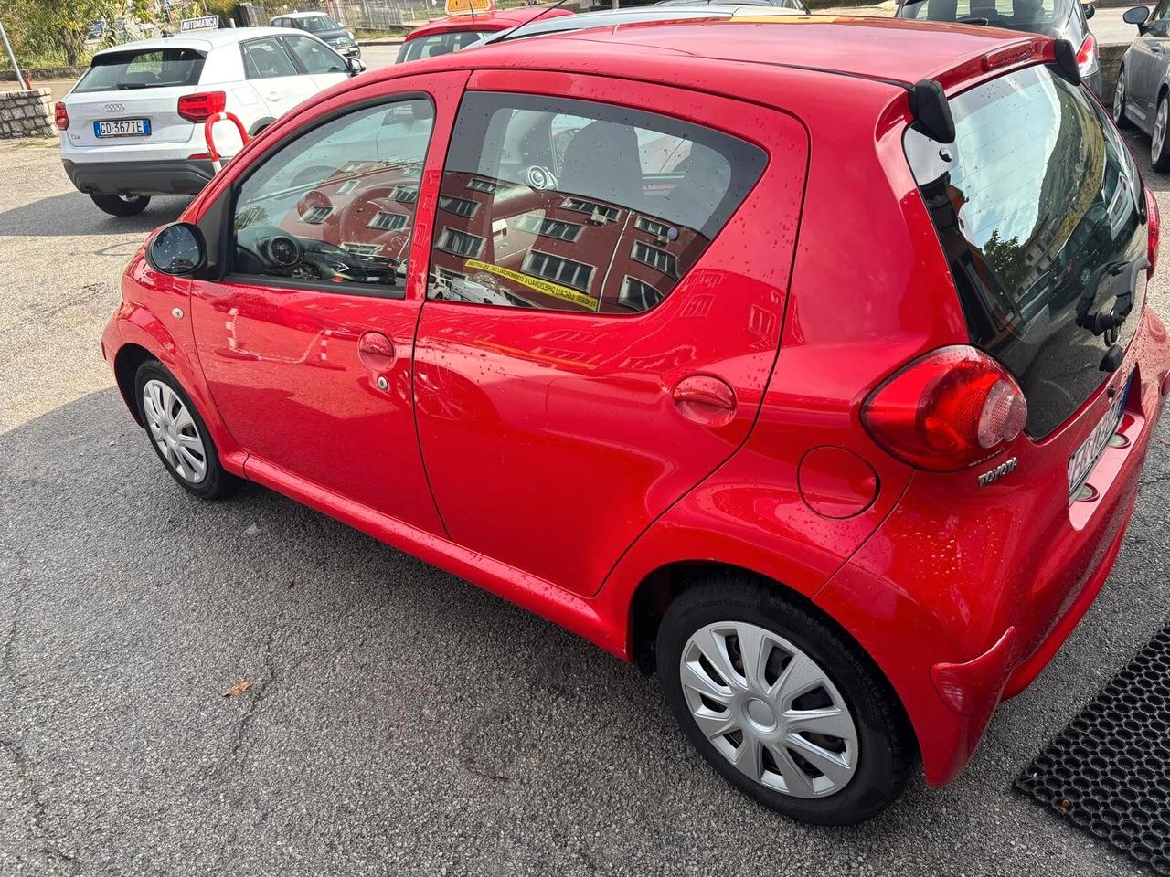 Toyota Aygo 1.0 12V VVT-i 5 porte