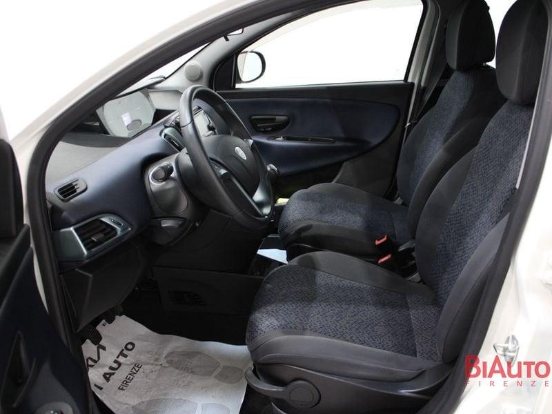 Lancia Ypsilon Ypsilon 1.0 firefly hybrid Silver s&s 70cv