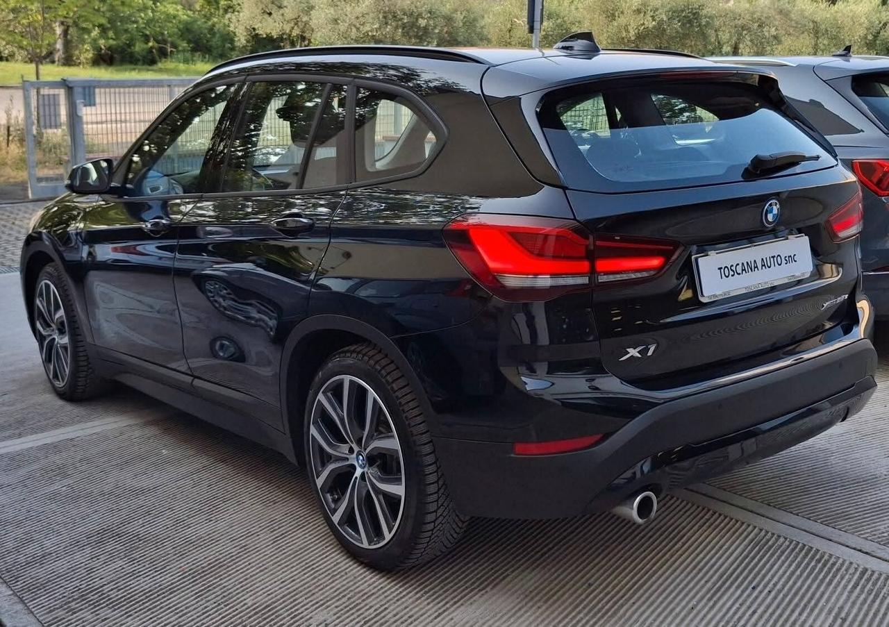 Bmw X1 xDrive25e Sport Cerchi 19 Navigazione full optional