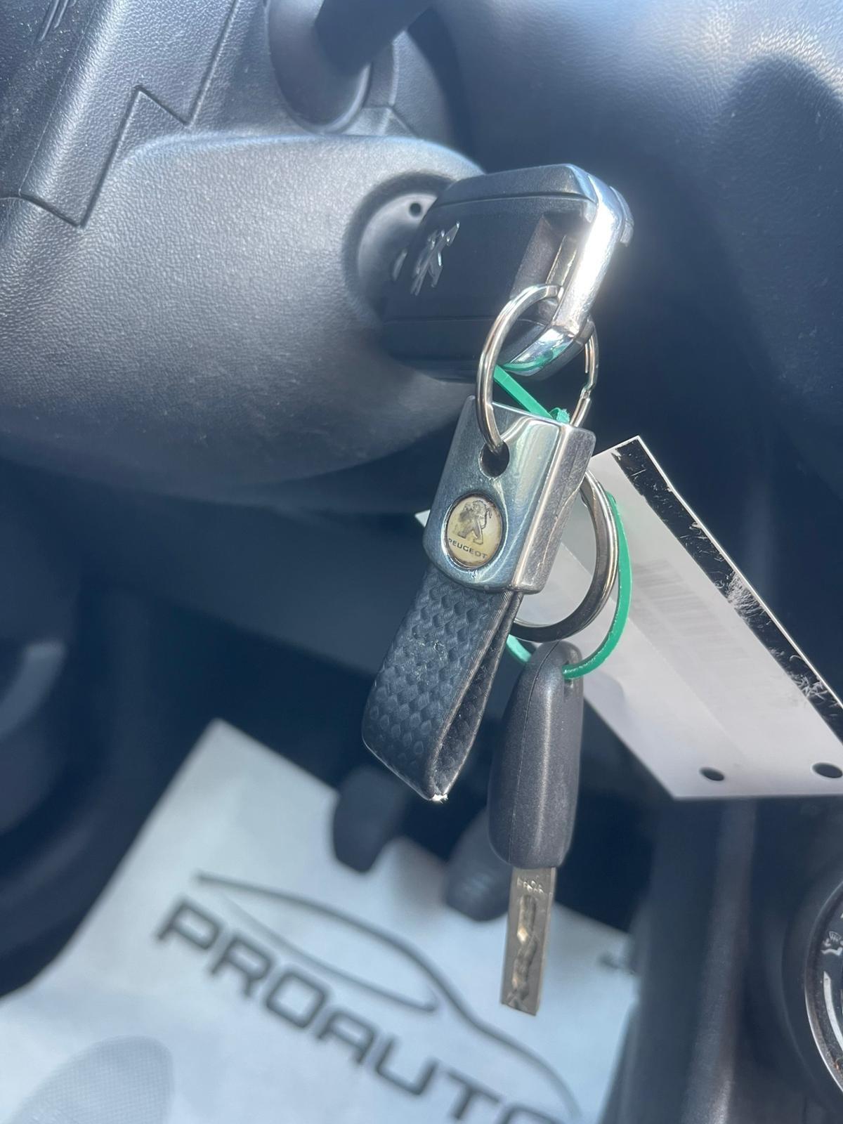 Peugeot 208 PureTech 82 5 porte Allure