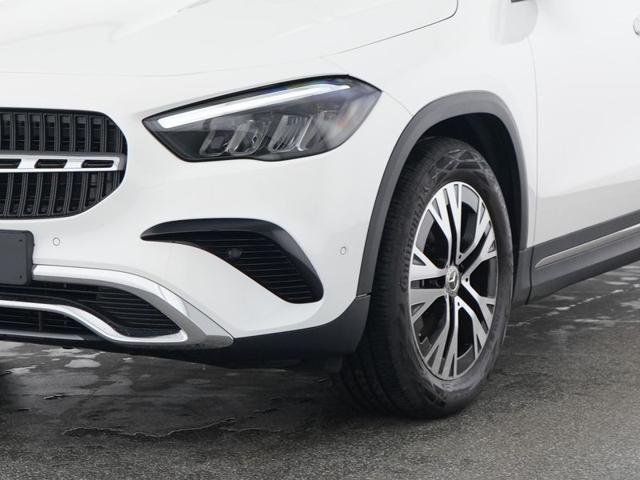 MERCEDES-BENZ GLA 180 Automatic Progressive Advanced