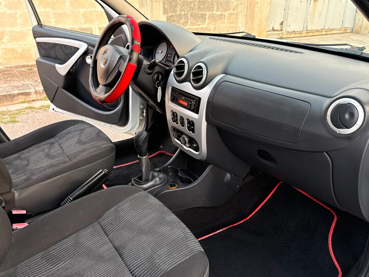 Dacia Sandero 1.4 75CV GPL Lauréate - 2009