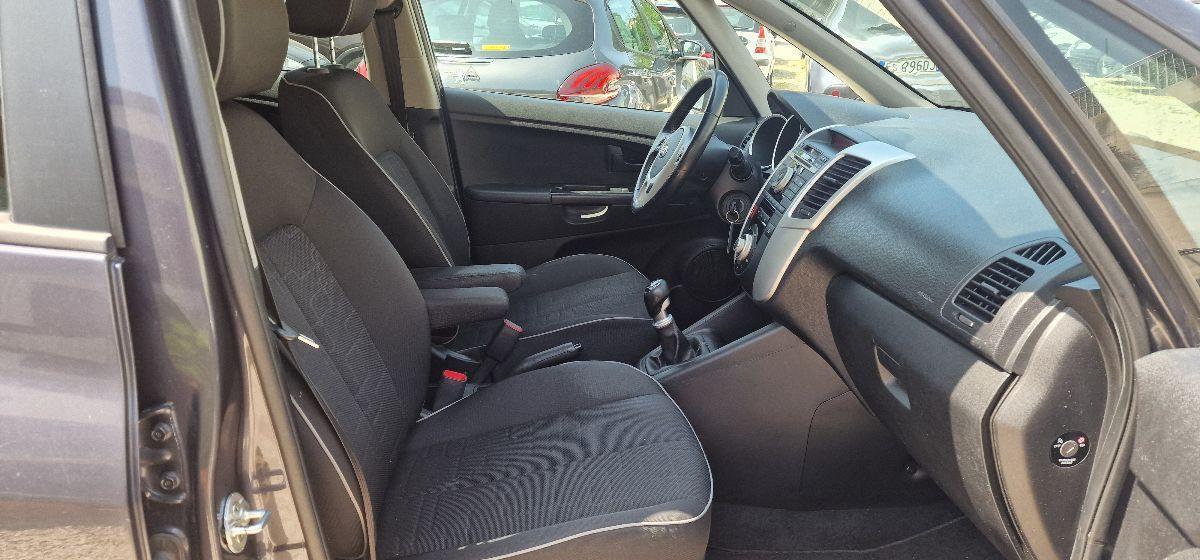 KIA Venga 1.4 CRDi 90CV WGT Fullsky