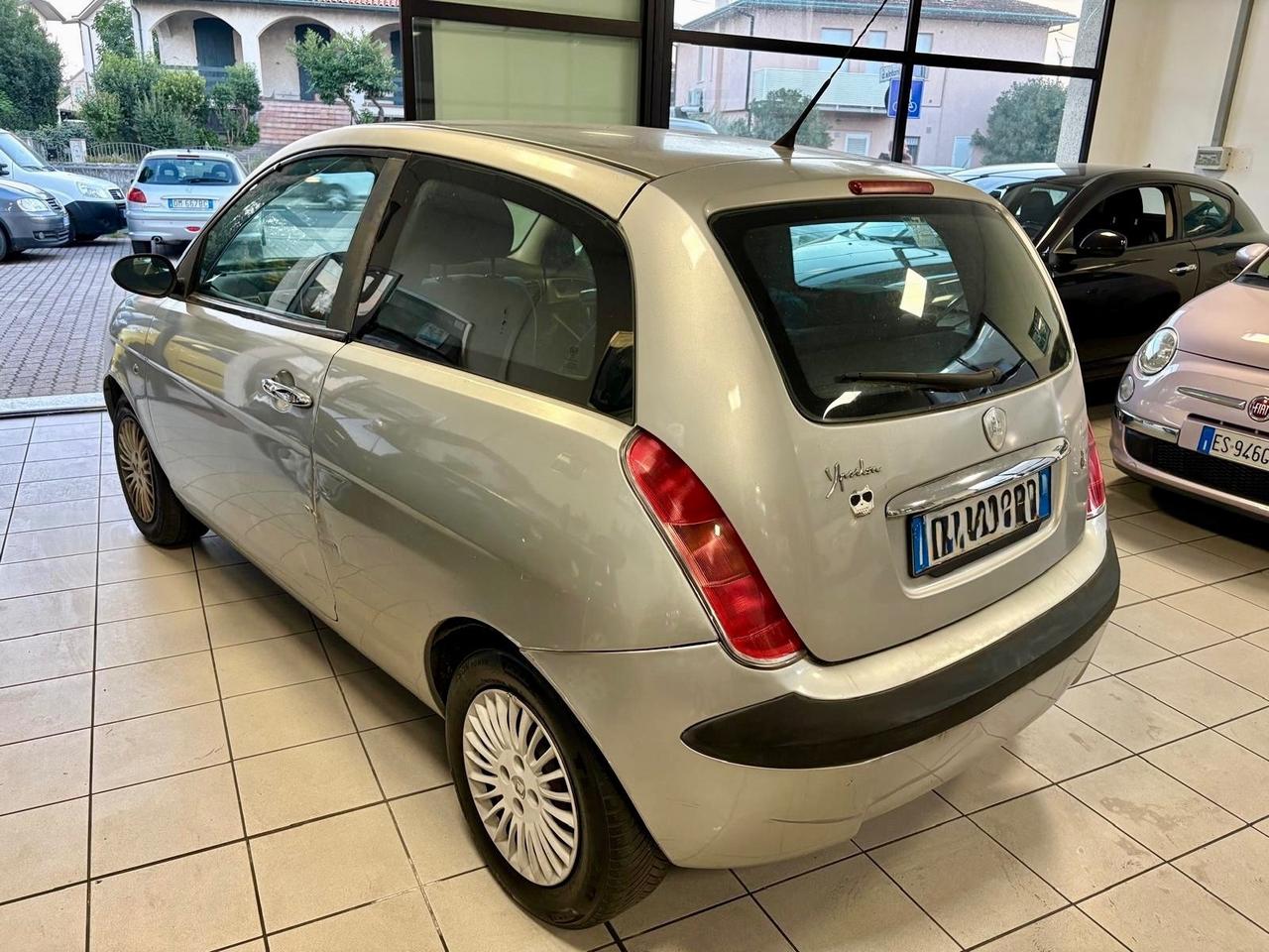 Lancia Ypsilon 1.2 benzina e GPL