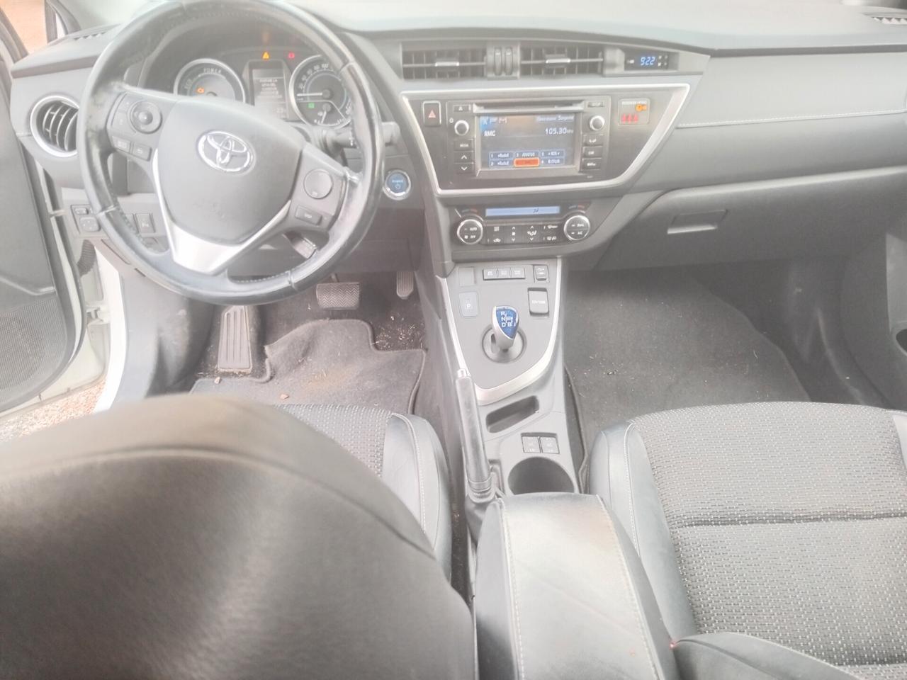 Toyota Auris Touring Sports 1.8 Hybrid Lounge