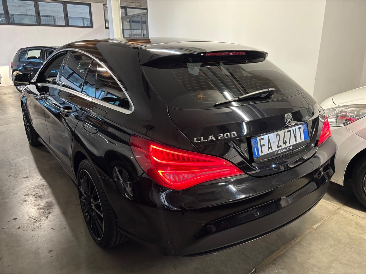 Mercedes-benz CLA 200d PREMIUM DARK