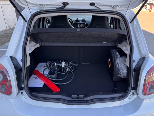 SMART ForFour EQ EDITION ONE PACK BRABUS+PELLE+TETTO+RCAM