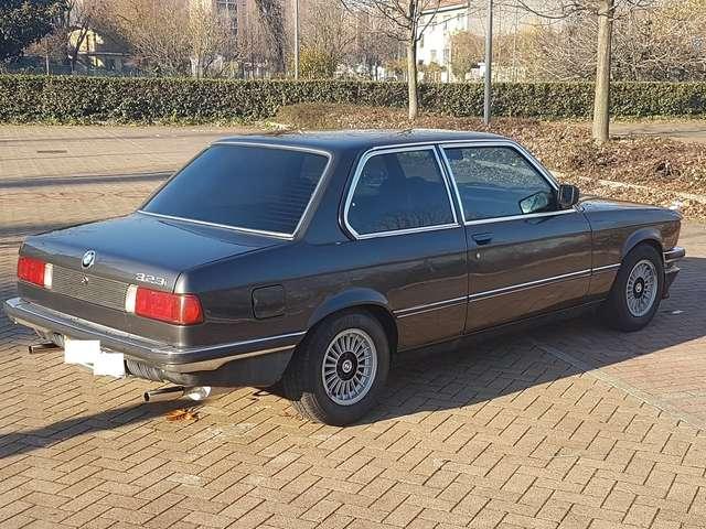 BMW 323 i coupè