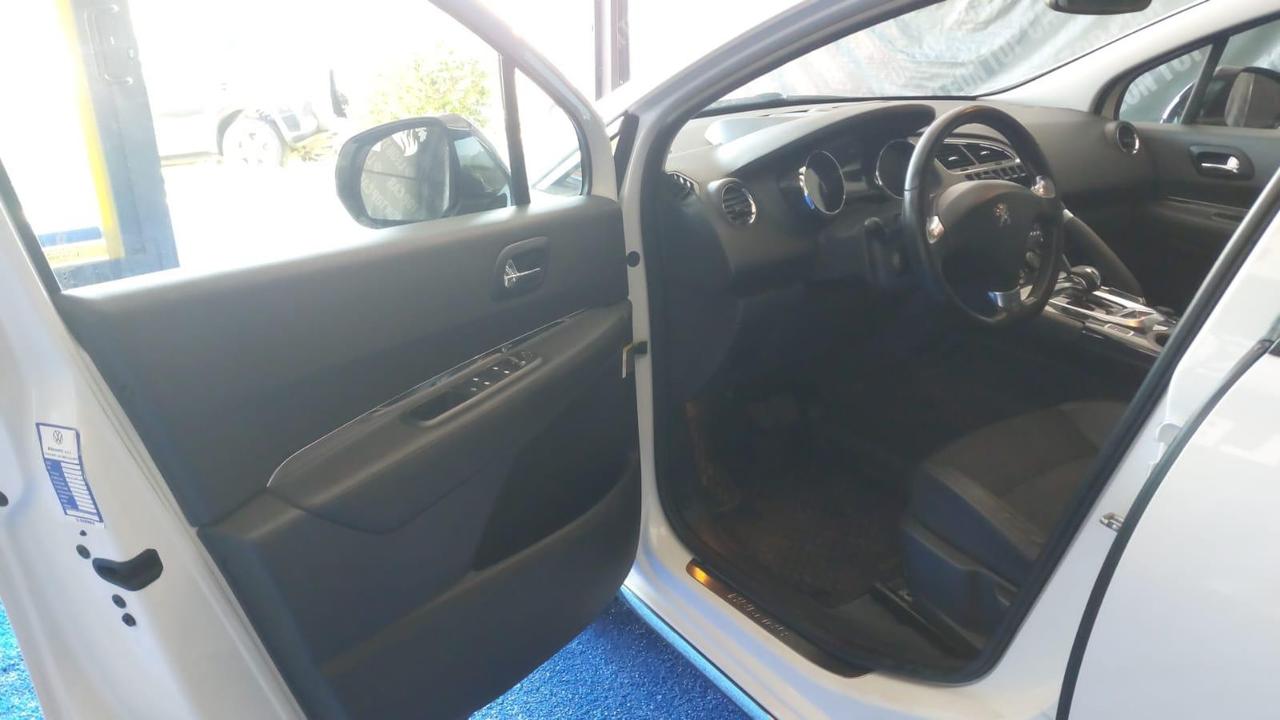 Peugeot 3008 Ibrida 4x4 automatica full tetto