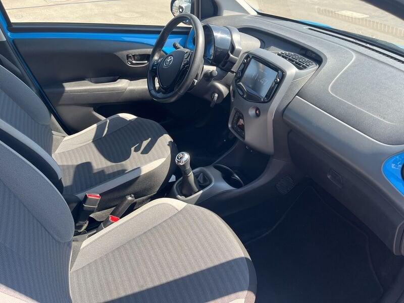 Toyota Aygo Connect 1.0 VVT-i 72 CV 5 porte x-play