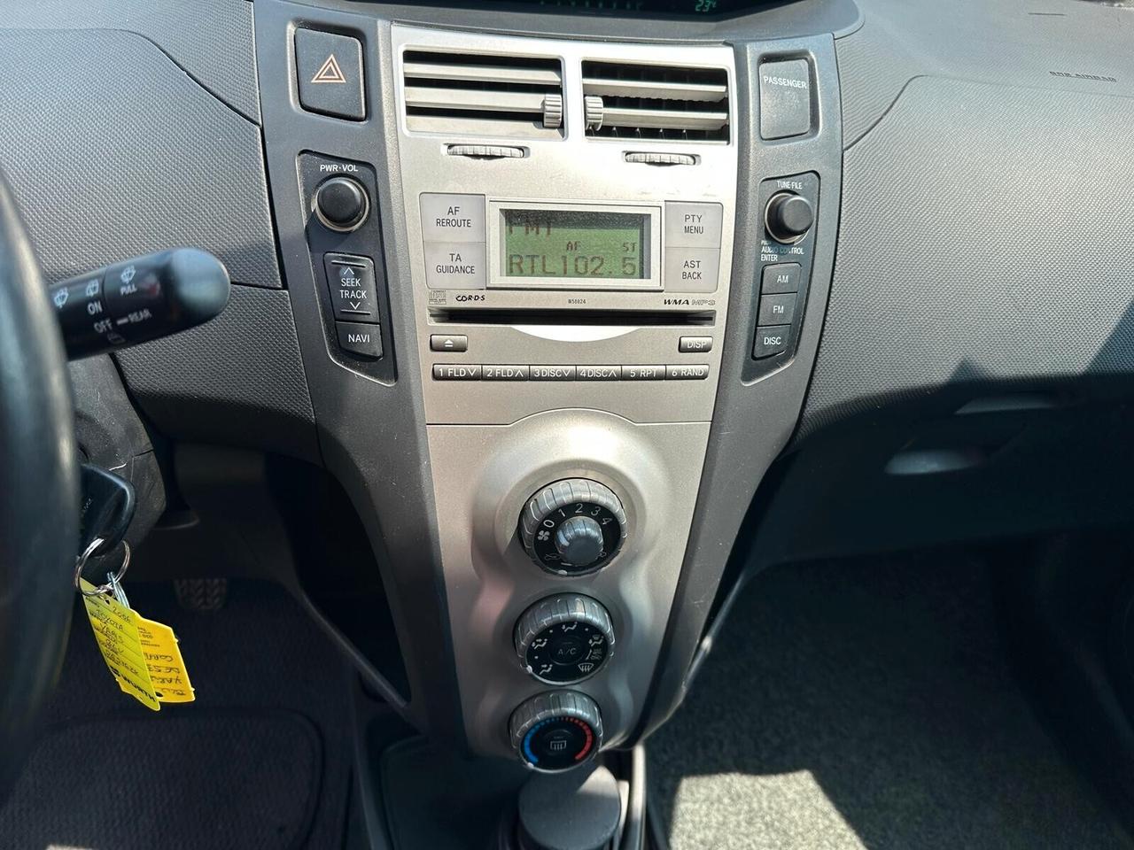 Toyota Yaris 1.0 5 porte