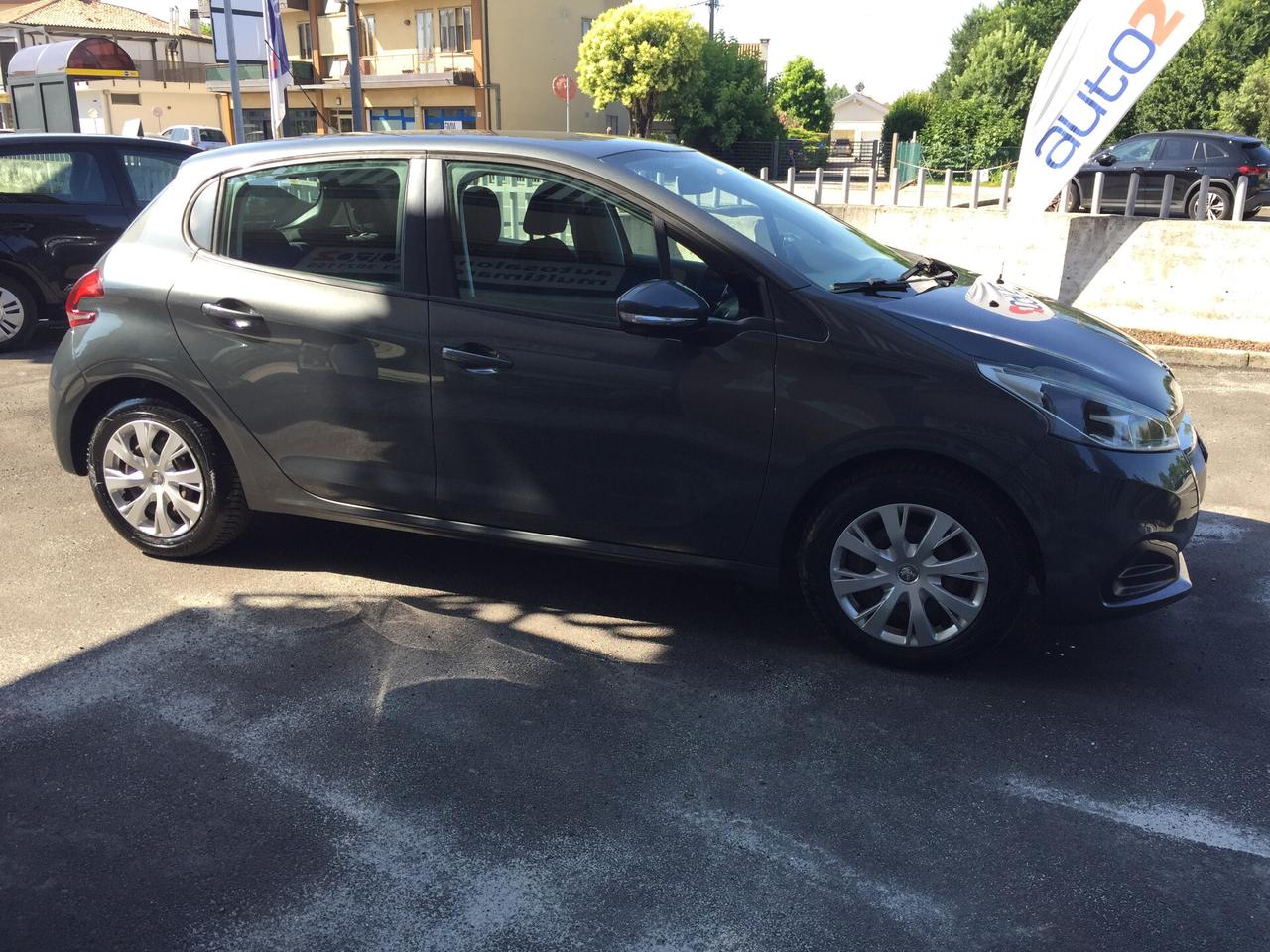 Peugeot 208 PureTech 82 5 porte Active x NEOPATENTATI