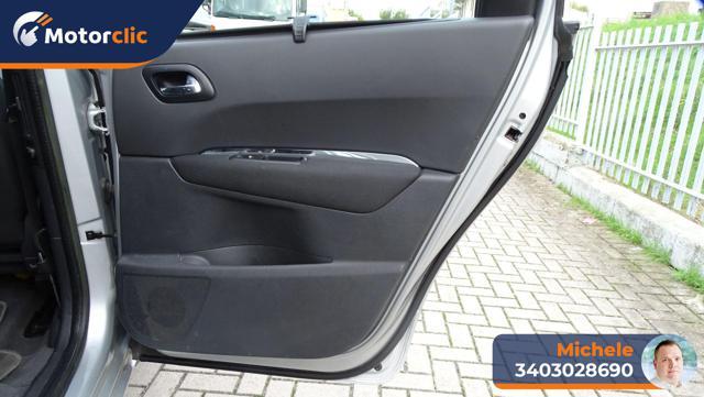 PEUGEOT 5008 1.6 HDi 112CV Allure