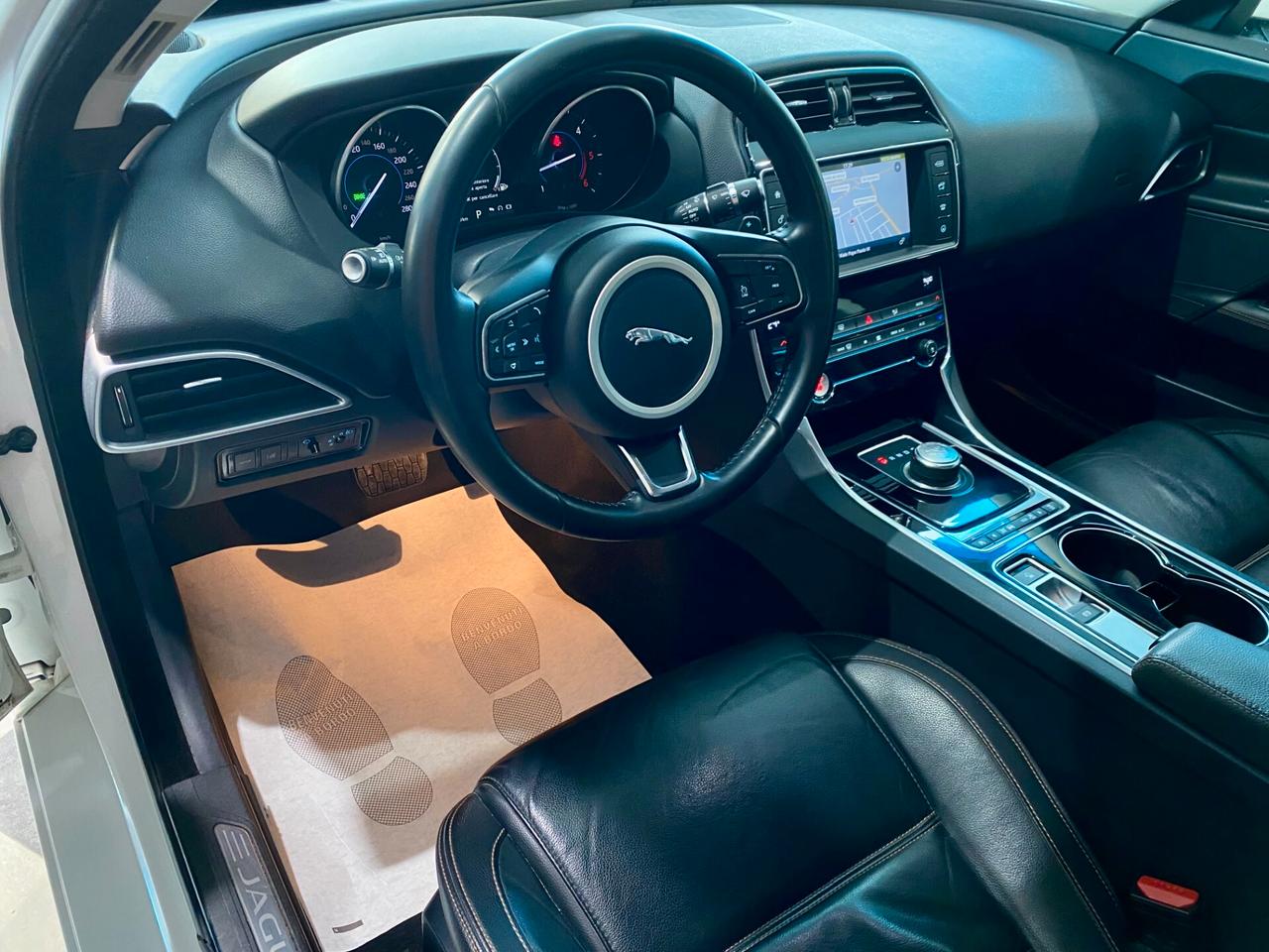 Jaguar XE 2.0 D 180 CV aut. Prestige-2017