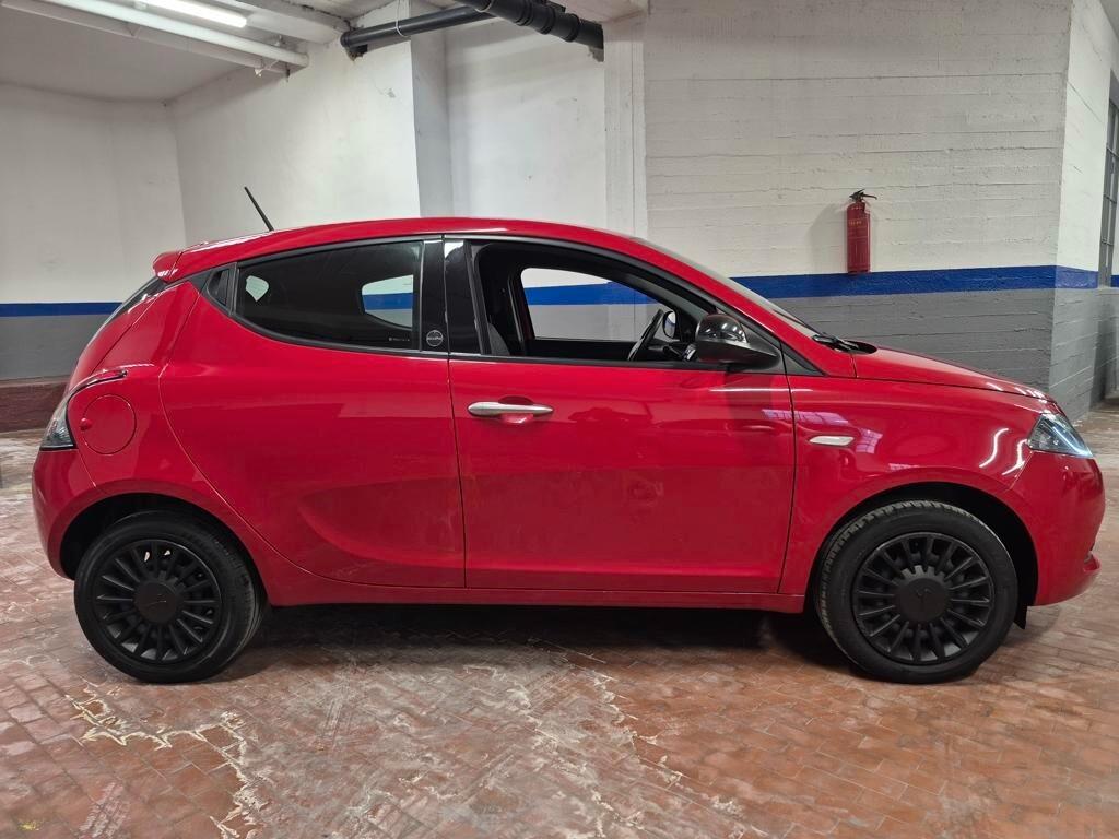 Lancia Ypsilon 1.2 69 CV 5 porte GPL Ecochic Silver