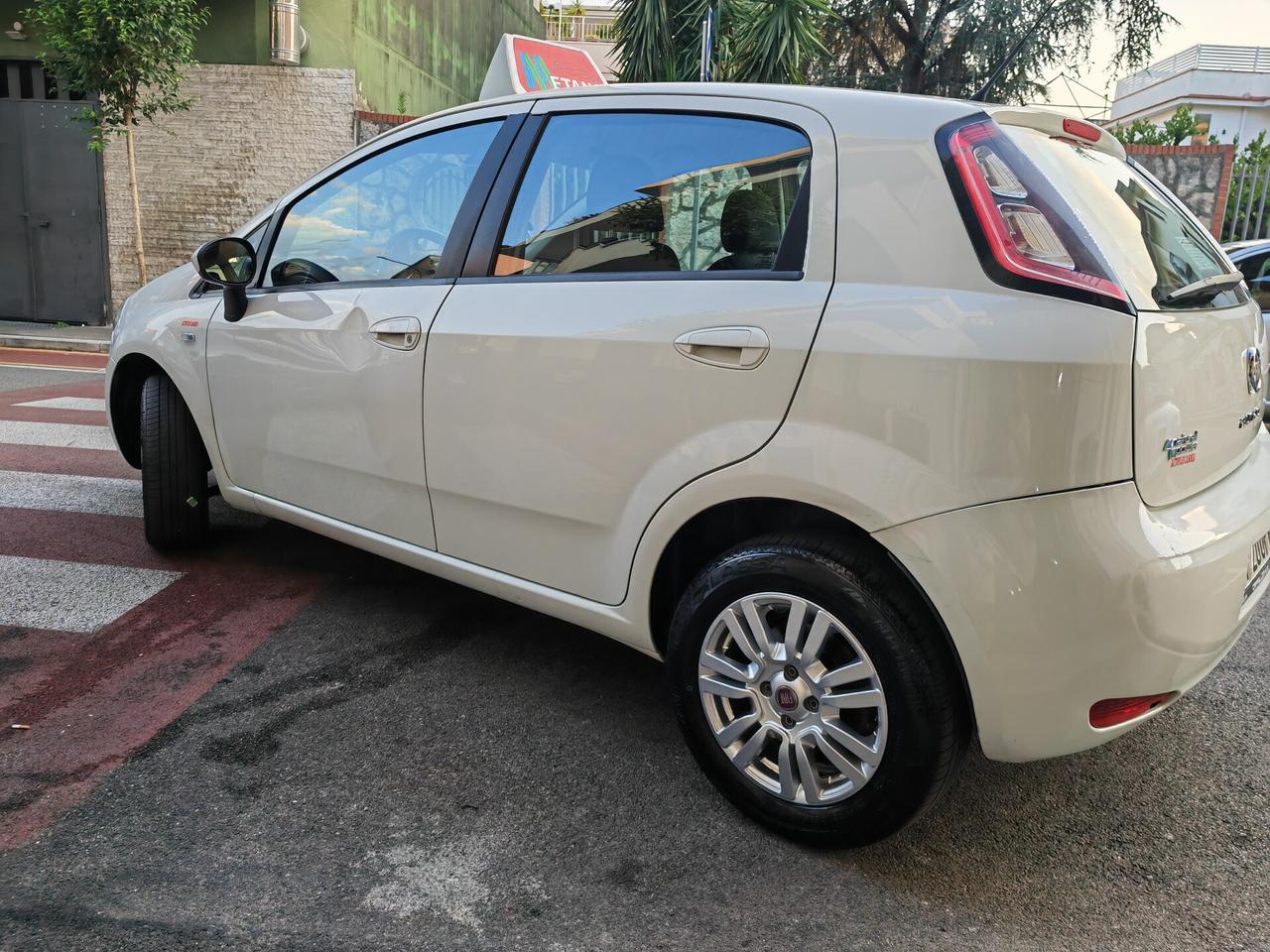 FIAT GRANDE PUNTO 1.4 BENZINA CV77 KW 57 NATURALPOWER