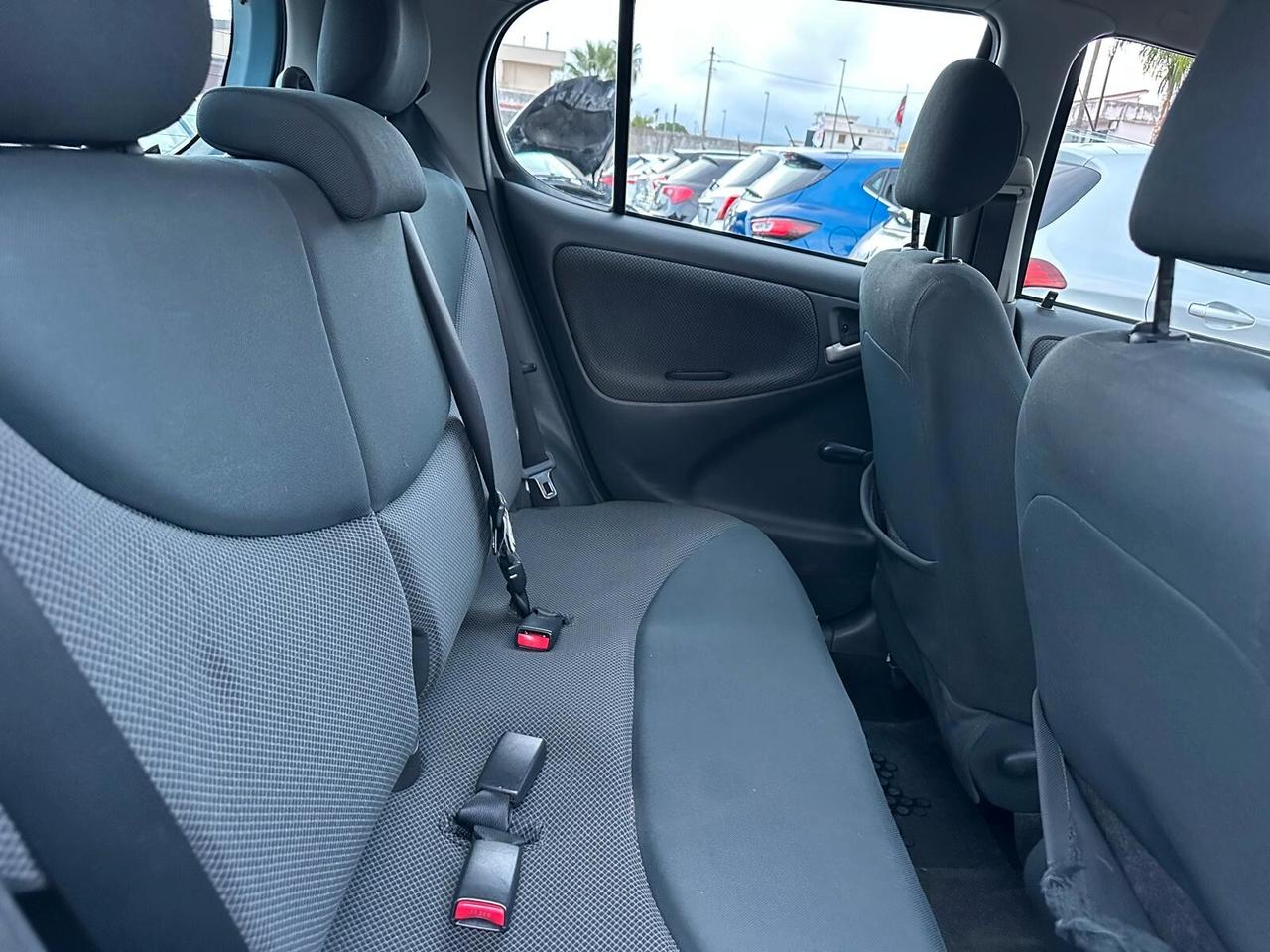 Toyota Yaris 1.0i 16V cat 5 porte Sol-2005