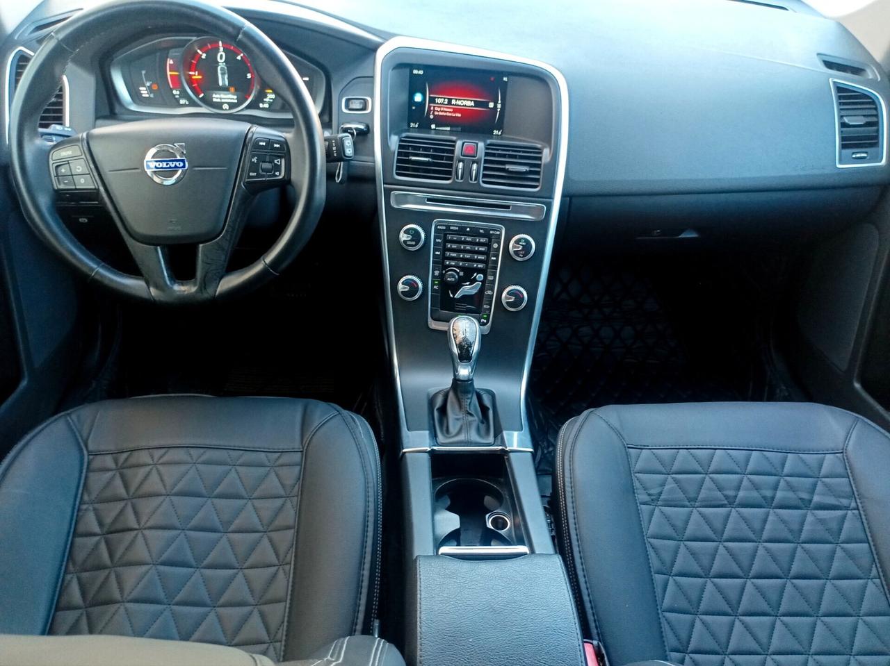 Volvo XC 60 D4 Geartronic R-design Momentum FWD TRAZIONE ANTERIORE