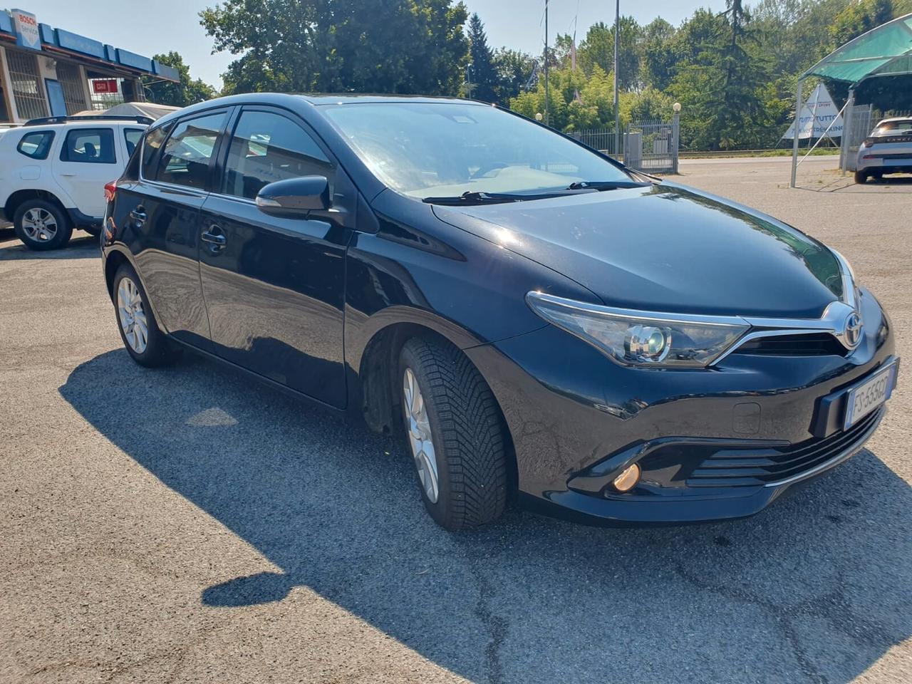 Toyota Auris TOYOTA 1.8 HYBRID LOUNGE CVT