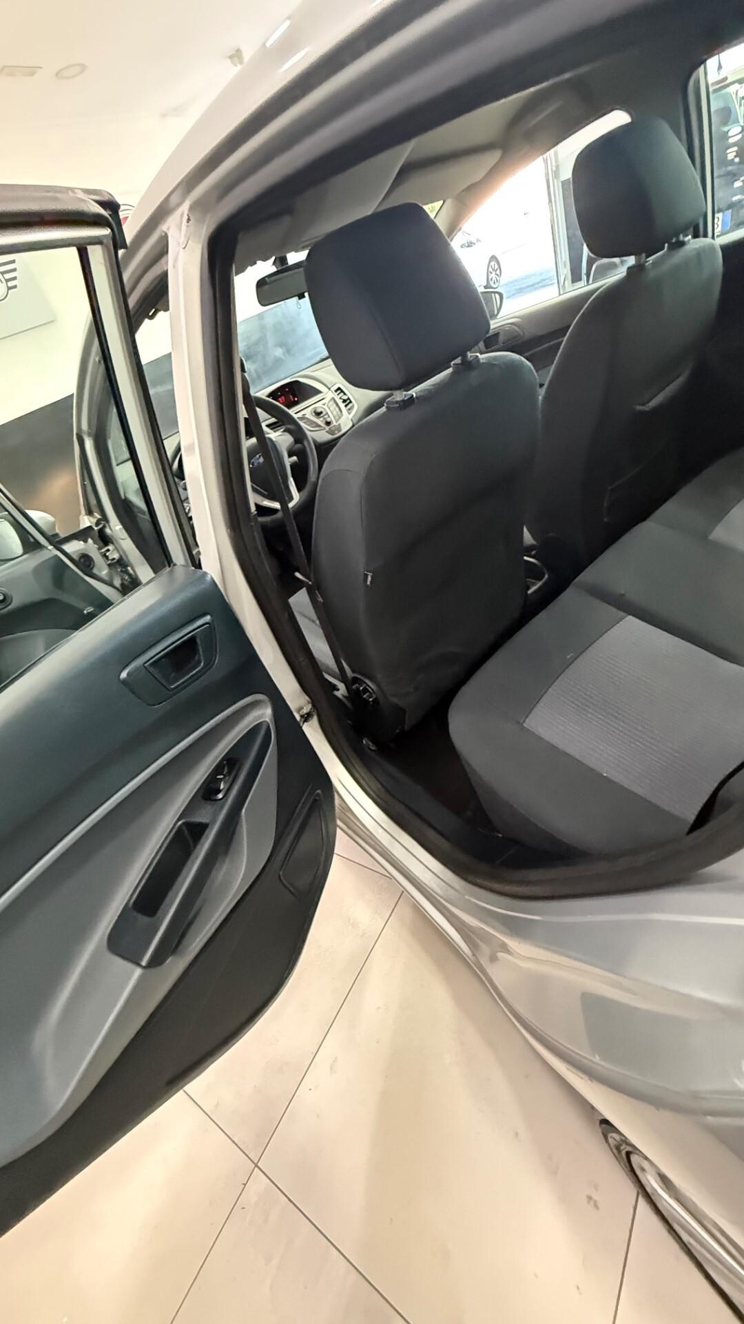 Ford Fiesta 1.4 TDCi 5p. Titanium