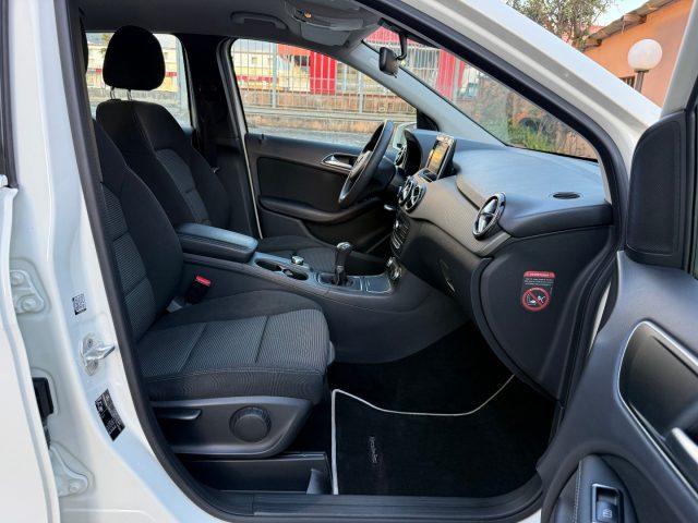 MERCEDES-BENZ B 180 d Business