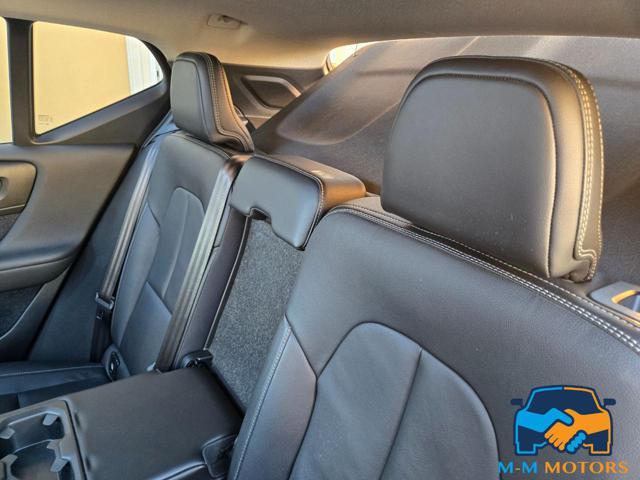 VOLVO XC40 D4 AWD Geartronic Momentum