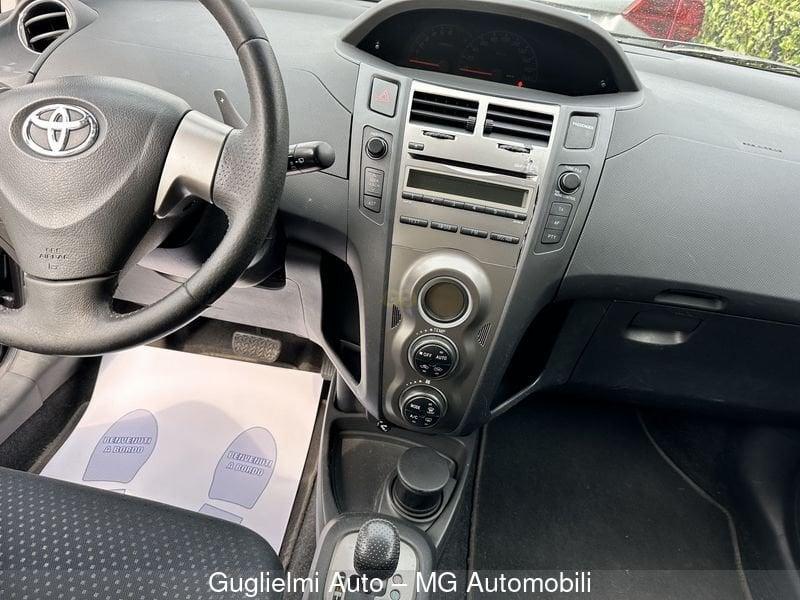 Toyota Yaris Yaris 3p 1.3 dual S m-mt