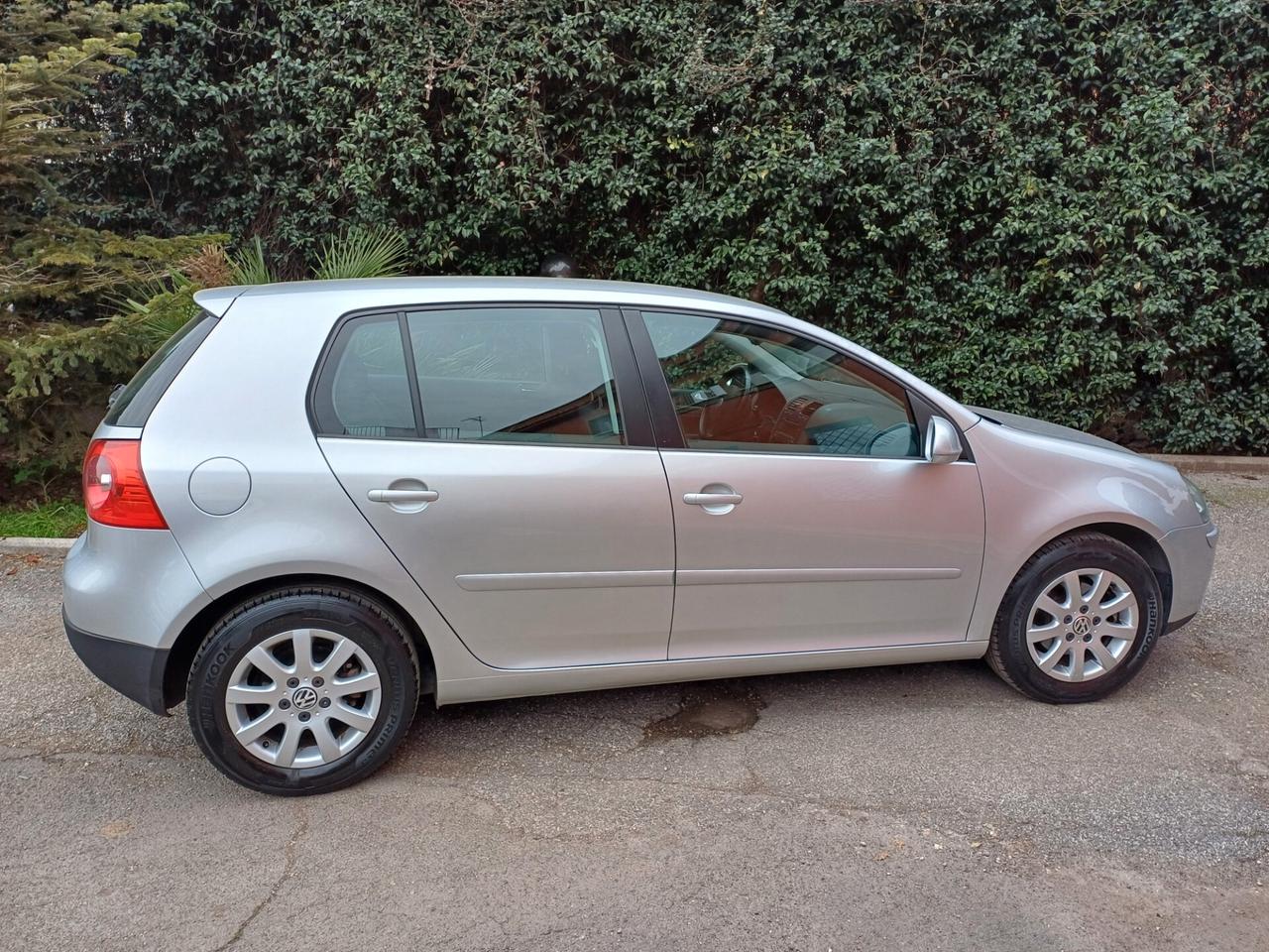Volkswagen GOLF 5 BENZINA MOTORE 1.6 CON 67000 KM DIMOSTRABILI