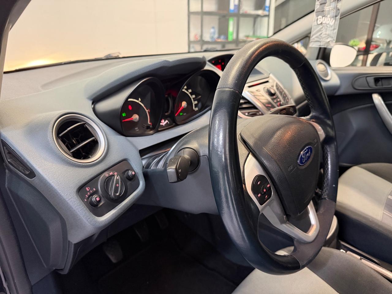 Ford Fiesta 1.4 TDCi 68CV 5 porte Titanium
