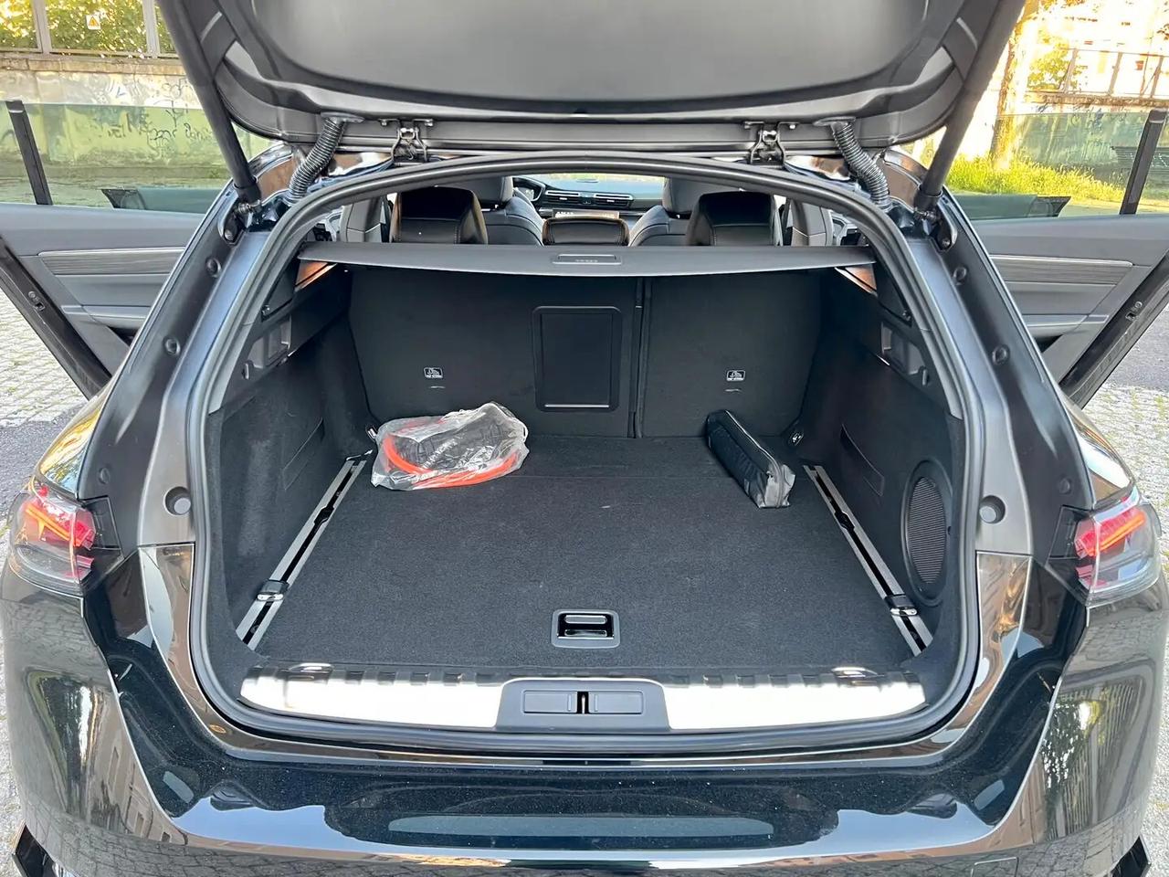 Peugeot 508 Plug-in Hybrid4 360 e-EAT8 SW Sport Engineered