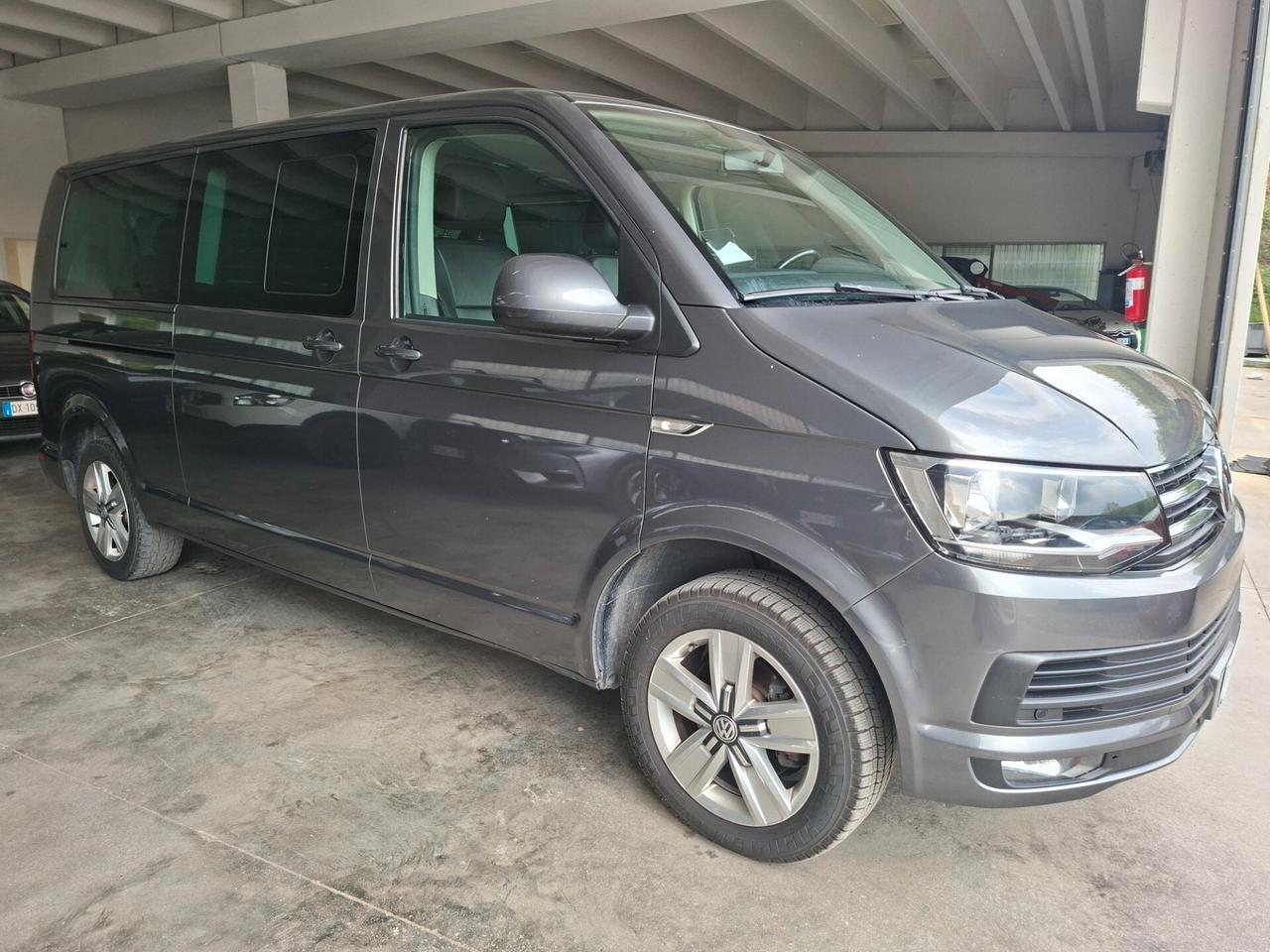 Volkswagen T6 Caravelle 2.0 TDI / 8 POSTI / AUTOMATICO / PELLE / EURO 6B