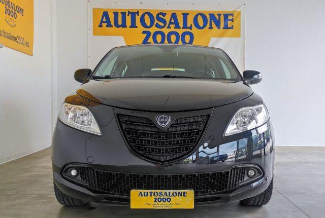 LANCIA Ypsilon 1.2 69 CV 5 porte Silver NEOPATENTATI