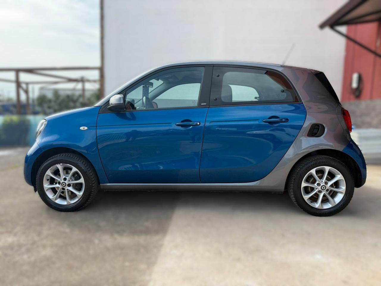 Smart ForFour 2019 1.0B *MAN* *UNIPRO*