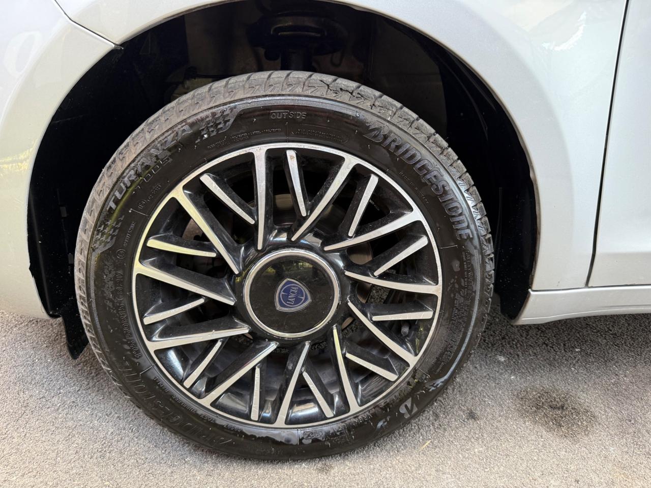 Lancia Ypsilon 1.2 GPL Platinum