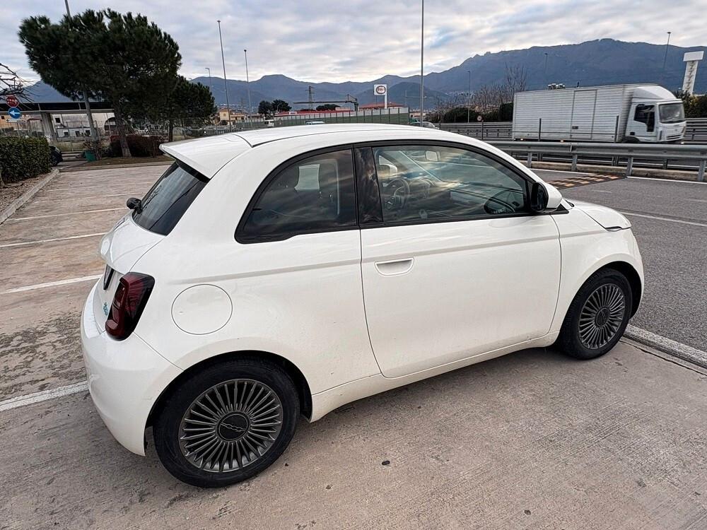 Fiat 500 500e Berlina 23,8 kWh Action