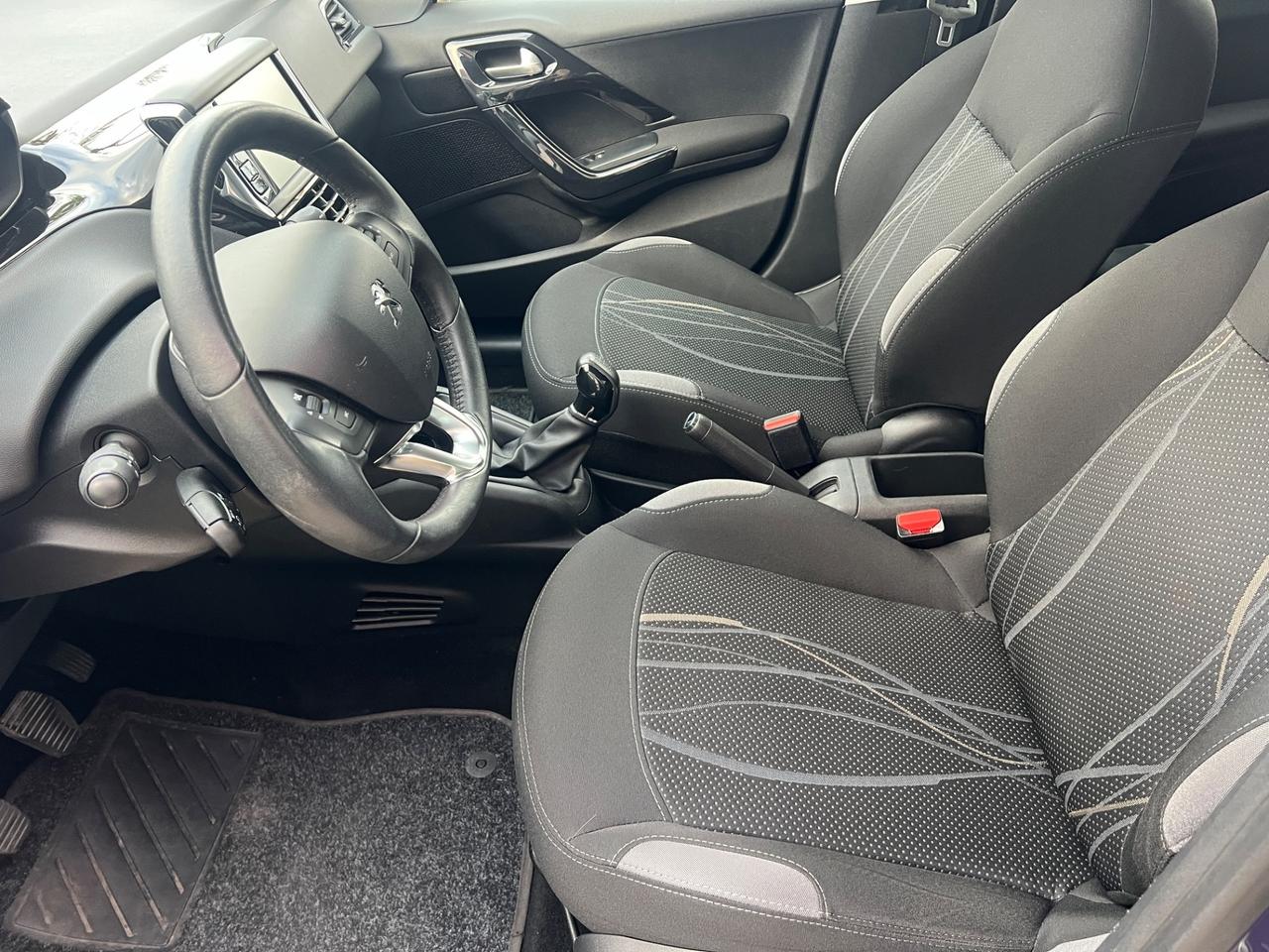Peugeot 208 1.4 HDi 68 CV 3 porte Allure