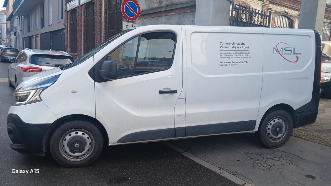 Renault Trafic T27 2.0 dCi LUNGO IVATO