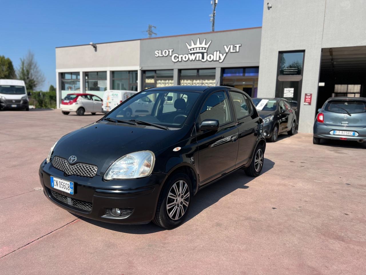 Toyota Yaris 1.0i 16V cat 5 porte Sol