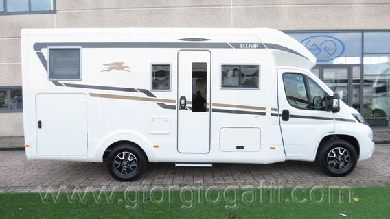 camper Laika Ecovip L 3010 semintegrale garage e basculante